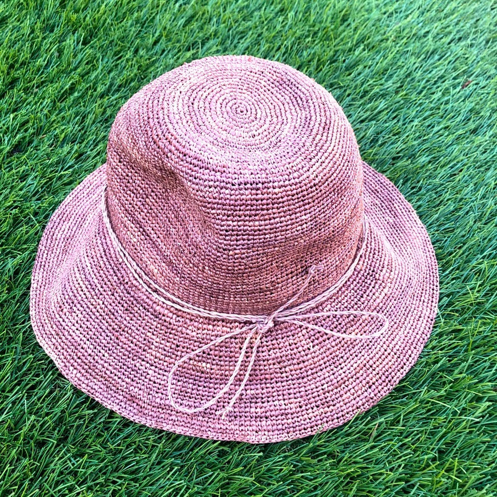 Raffia hat